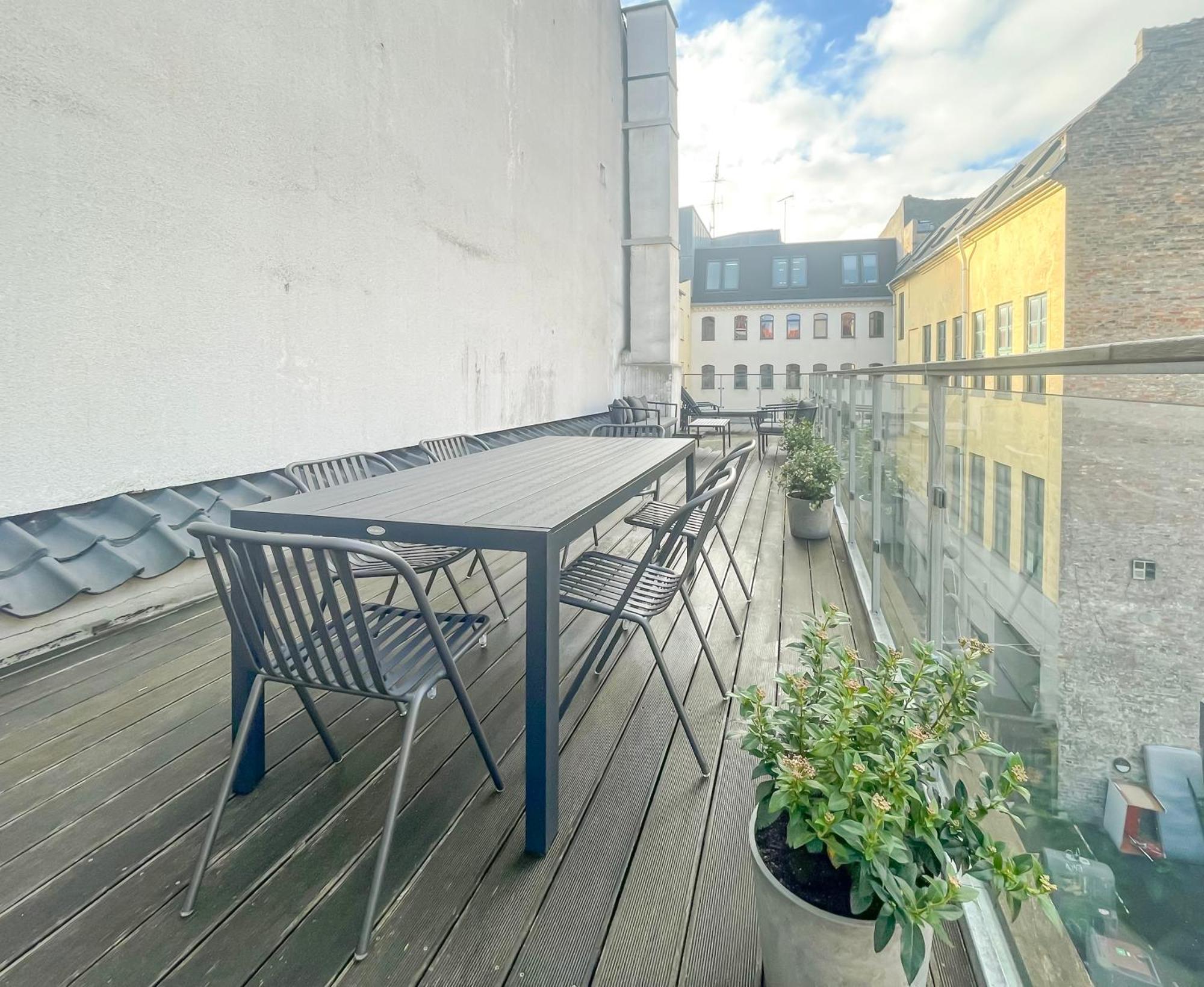 Big 4 Bedroom Apartment With Bathtub By Cph City Hall Square Kopenhagen Exterior foto